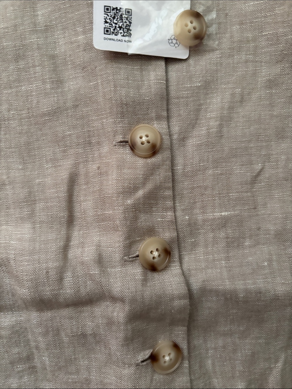 Quince Linen Sleeveless Button-Down Top in Natural - Picture 3 of 6